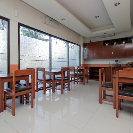 Reddoorz Near Jalan Jendral Sudirman Manado Hotel Exterior foto