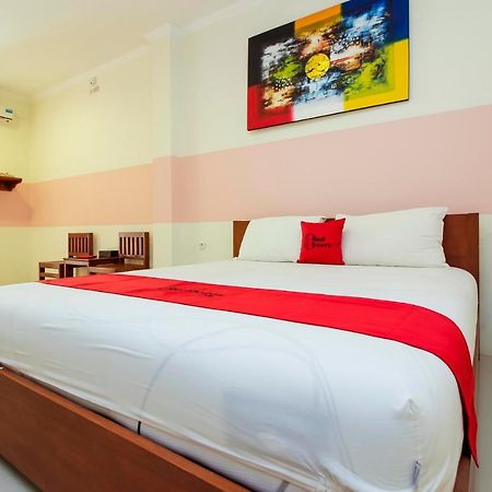 Reddoorz Near Jalan Jendral Sudirman Manado Hotel Exterior foto