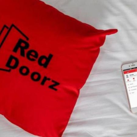 Reddoorz Near Jalan Jendral Sudirman Manado Hotel Exterior foto