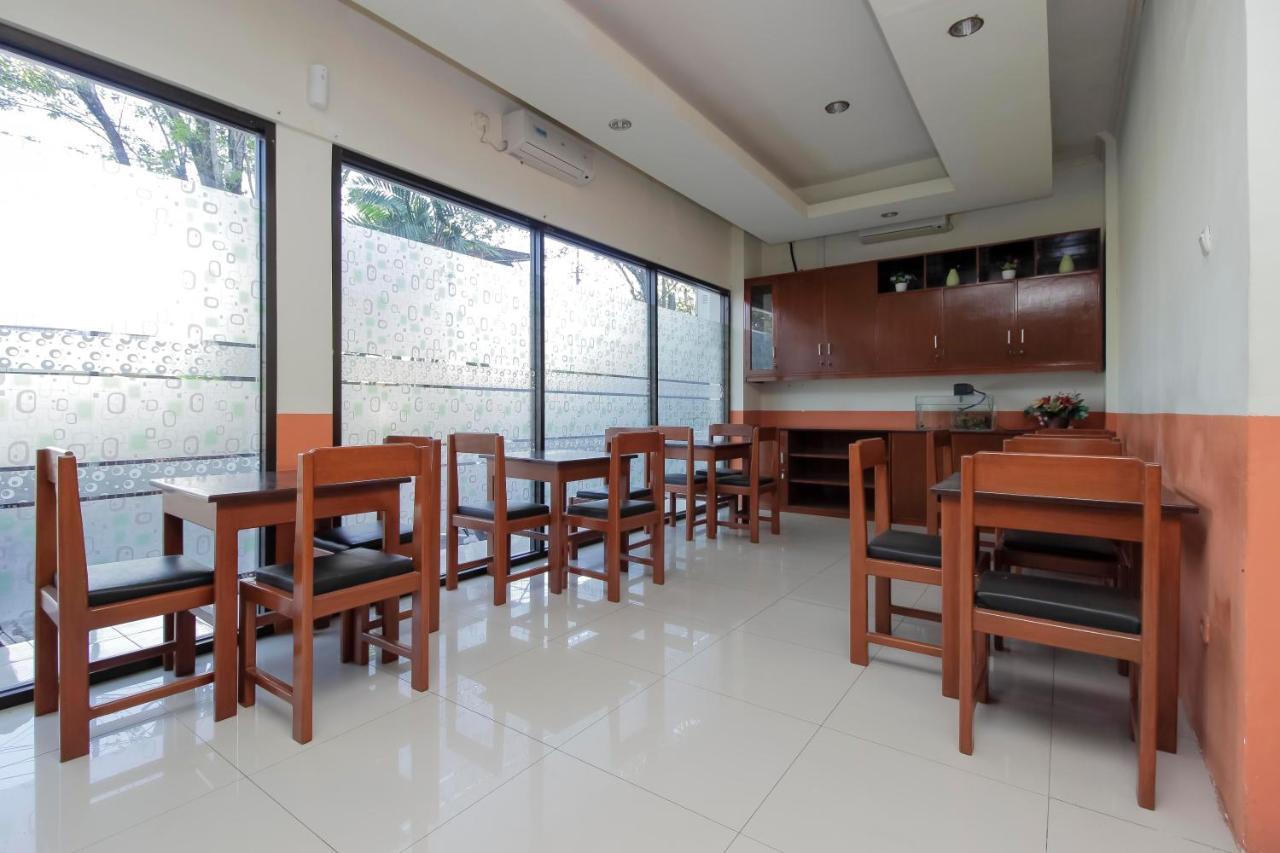Reddoorz Near Jalan Jendral Sudirman Manado Hotel Exterior foto