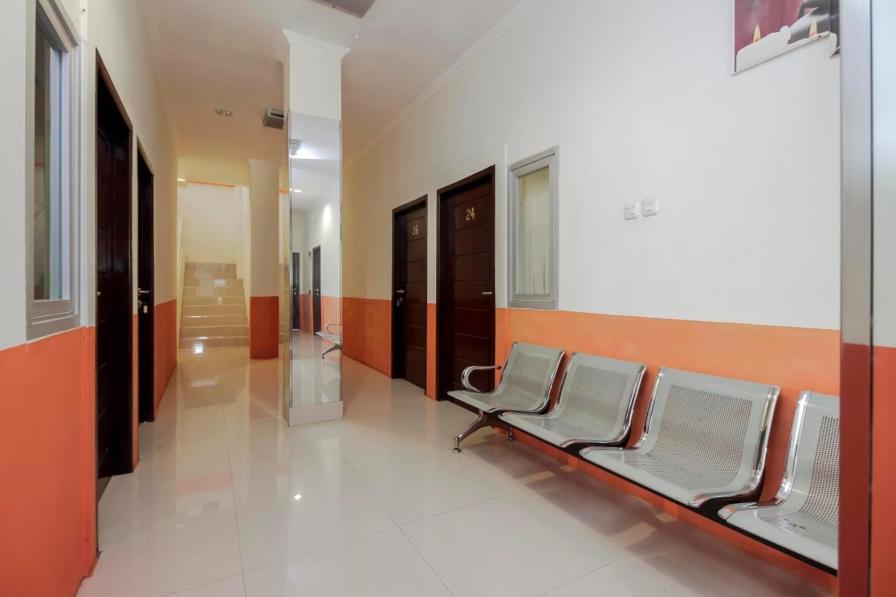 Reddoorz Near Jalan Jendral Sudirman Manado Hotel Exterior foto