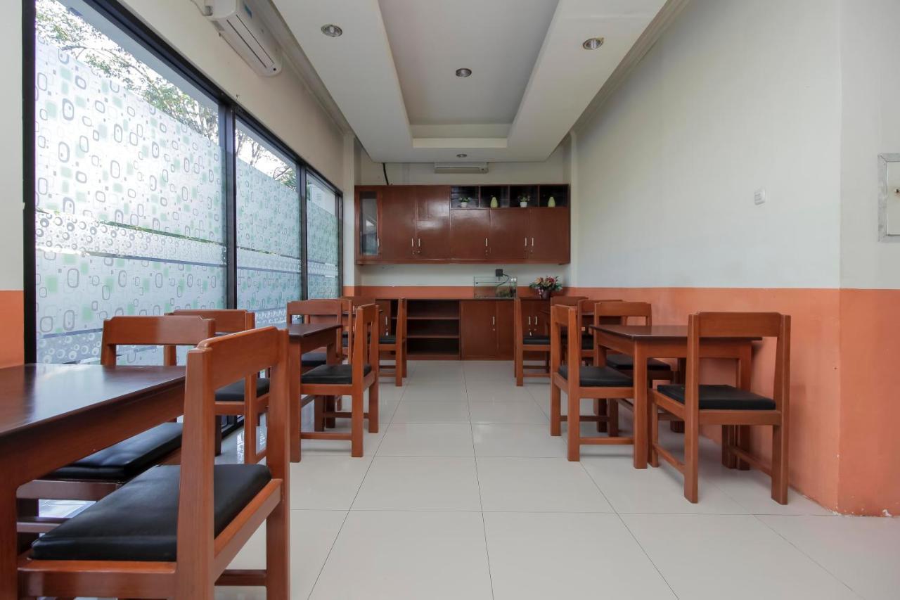Reddoorz Near Jalan Jendral Sudirman Manado Hotel Exterior foto