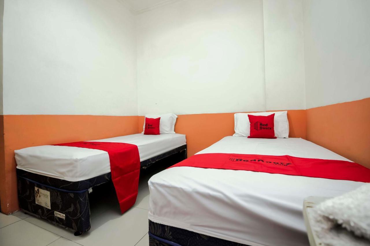 Reddoorz Near Jalan Jendral Sudirman Manado Hotel Exterior foto